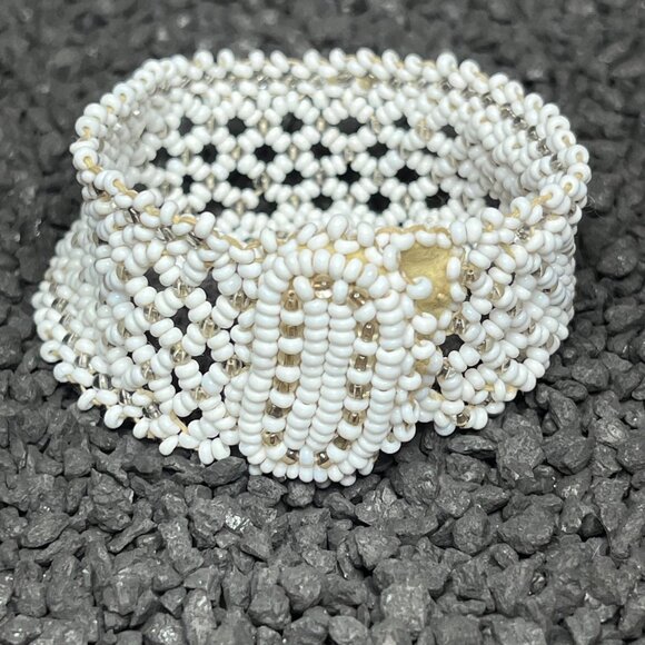 Handcrafted Vintage White Beaded Bracelet With Snap Closure - Picture 1 of 9